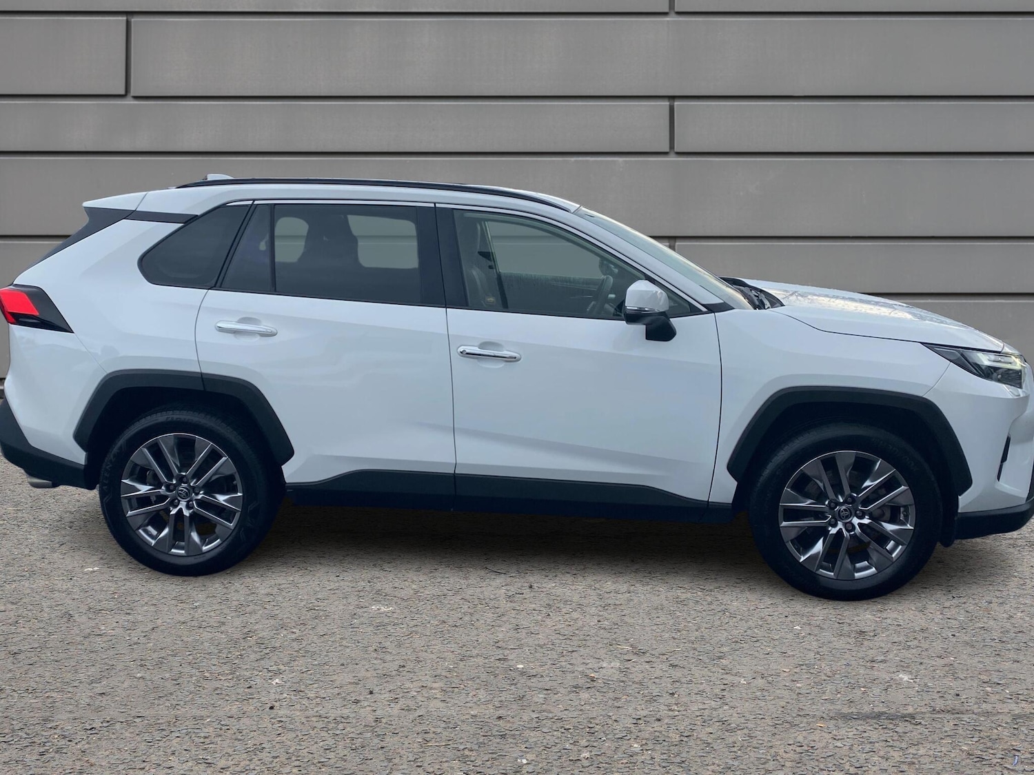 Used Toyota RAV4 2022 for sale - 76716752: Photo 16