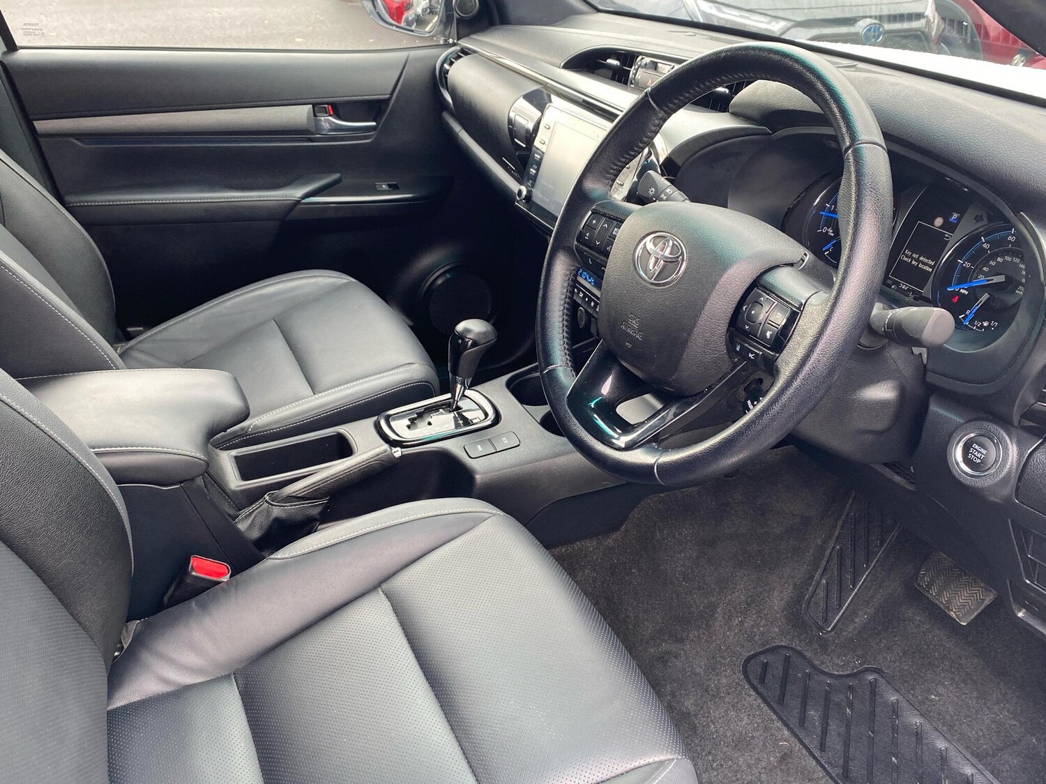 Used Toyota Hilux 2024 for sale - 76296939: Photo 11