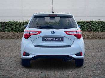 Used Toyota Yaris 2018 for sale - 77307109: Photo