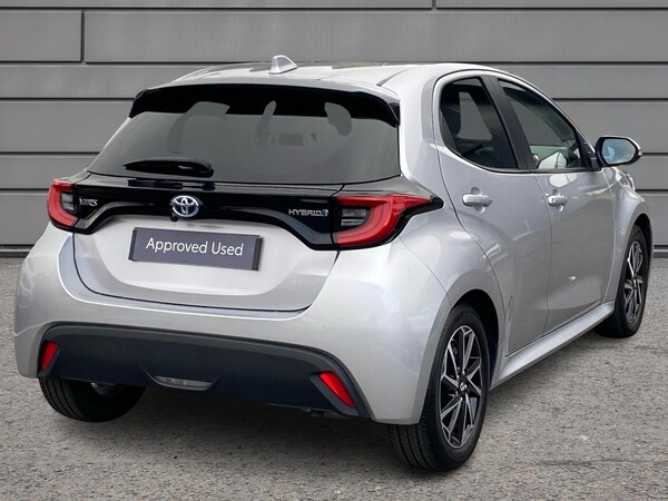 Used Toyota Yaris 2023 for sale - 76111430: Photo 2
