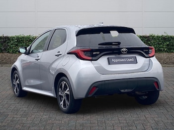 Used Toyota Yaris 2024 for sale - 77388543: Photo