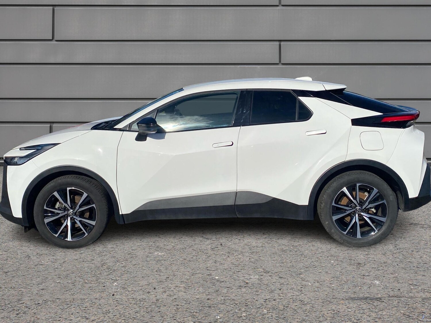 Used Toyota C-HR 2024 for sale - 76111286: Photo 17