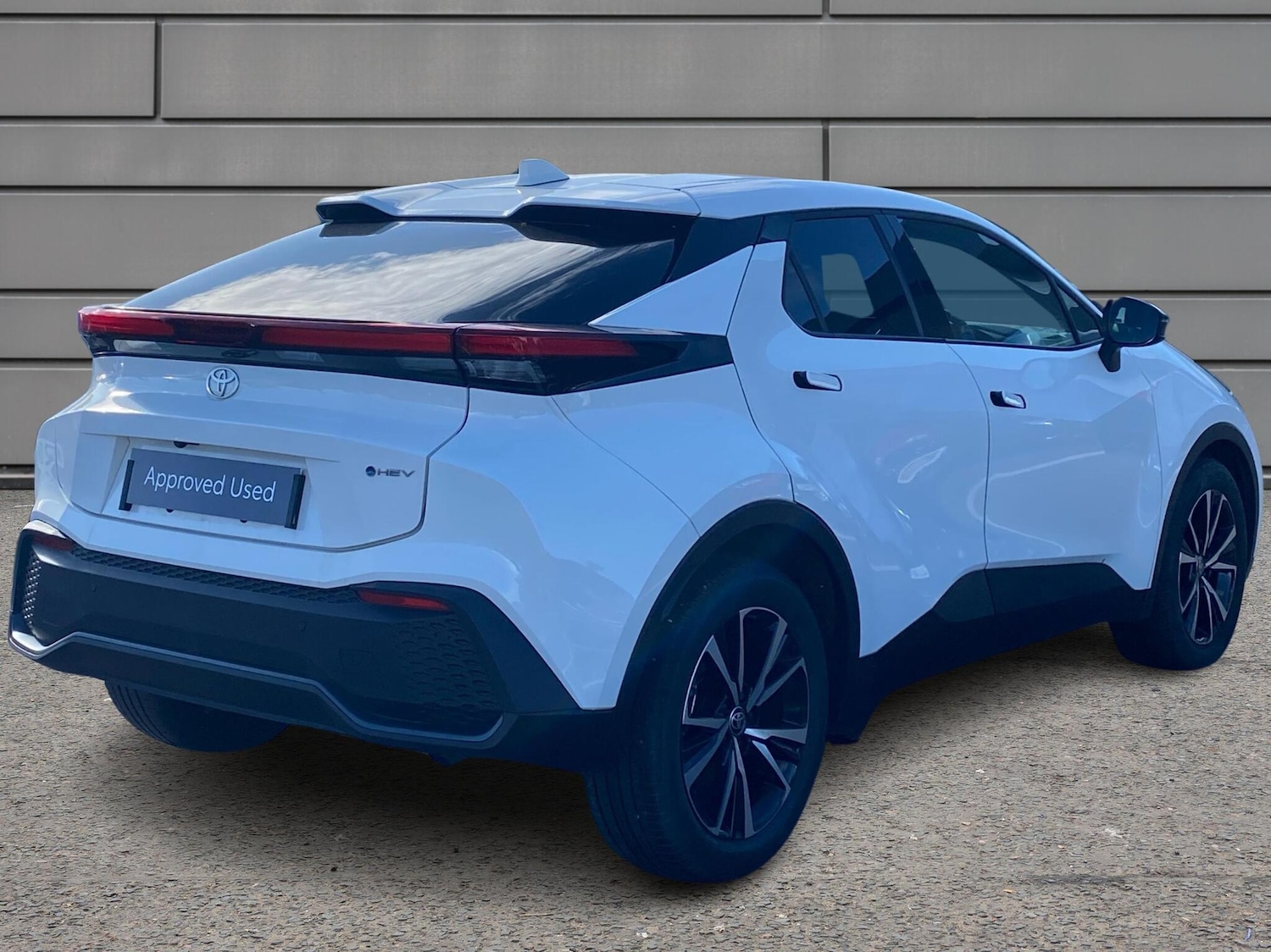 Used Toyota C-HR 2024 for sale - 76111286: Photo 2