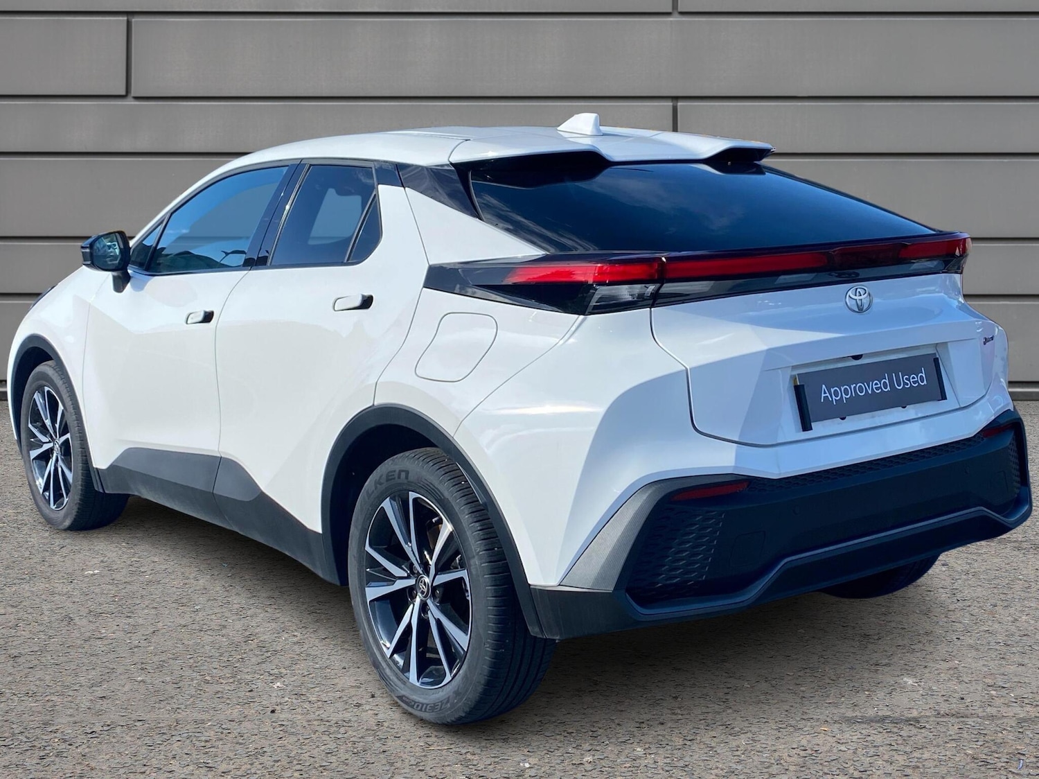 Used Toyota C-HR 2024 for sale - 76111286: Photo 4