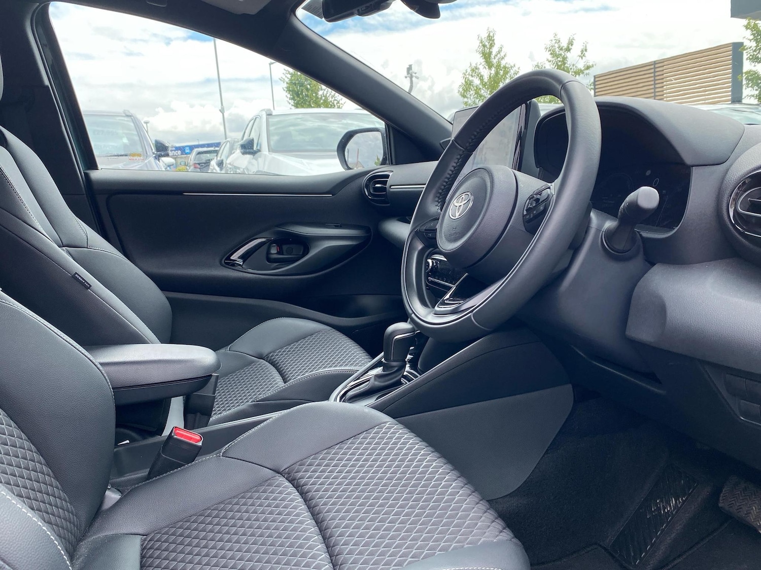 Used Toyota Yaris 2025 for sale - 76730671: Photo 11