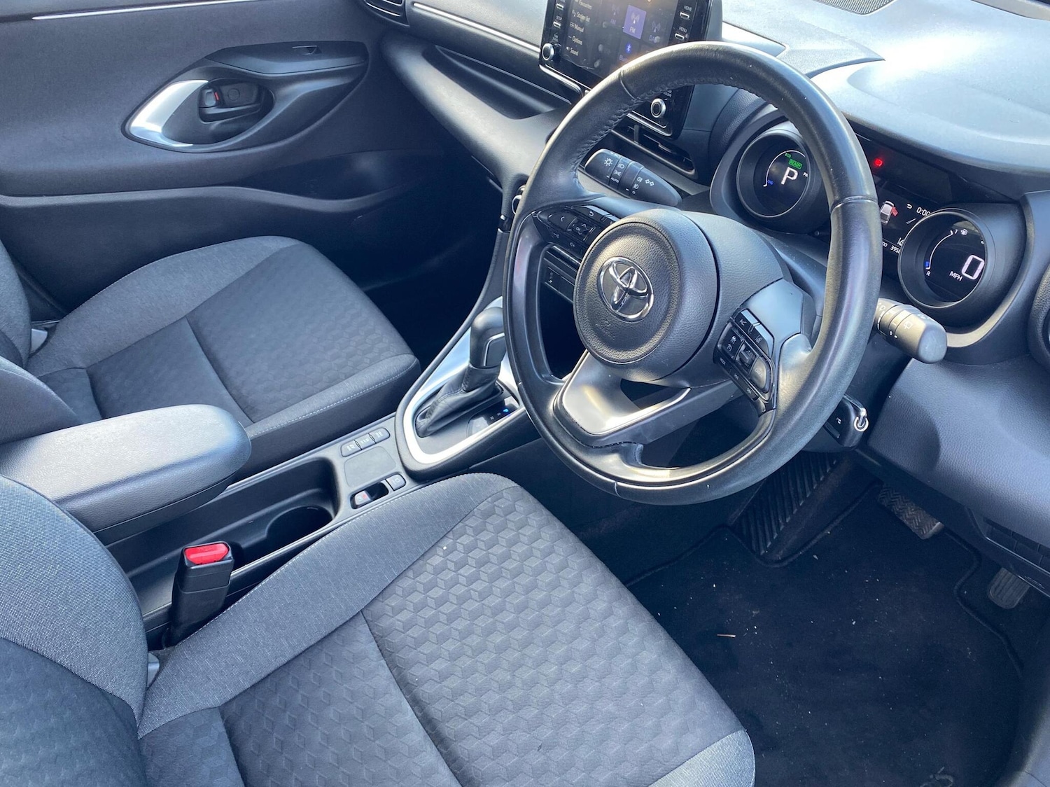 Used Toyota Yaris 2022 for sale - 76338422: Photo 11