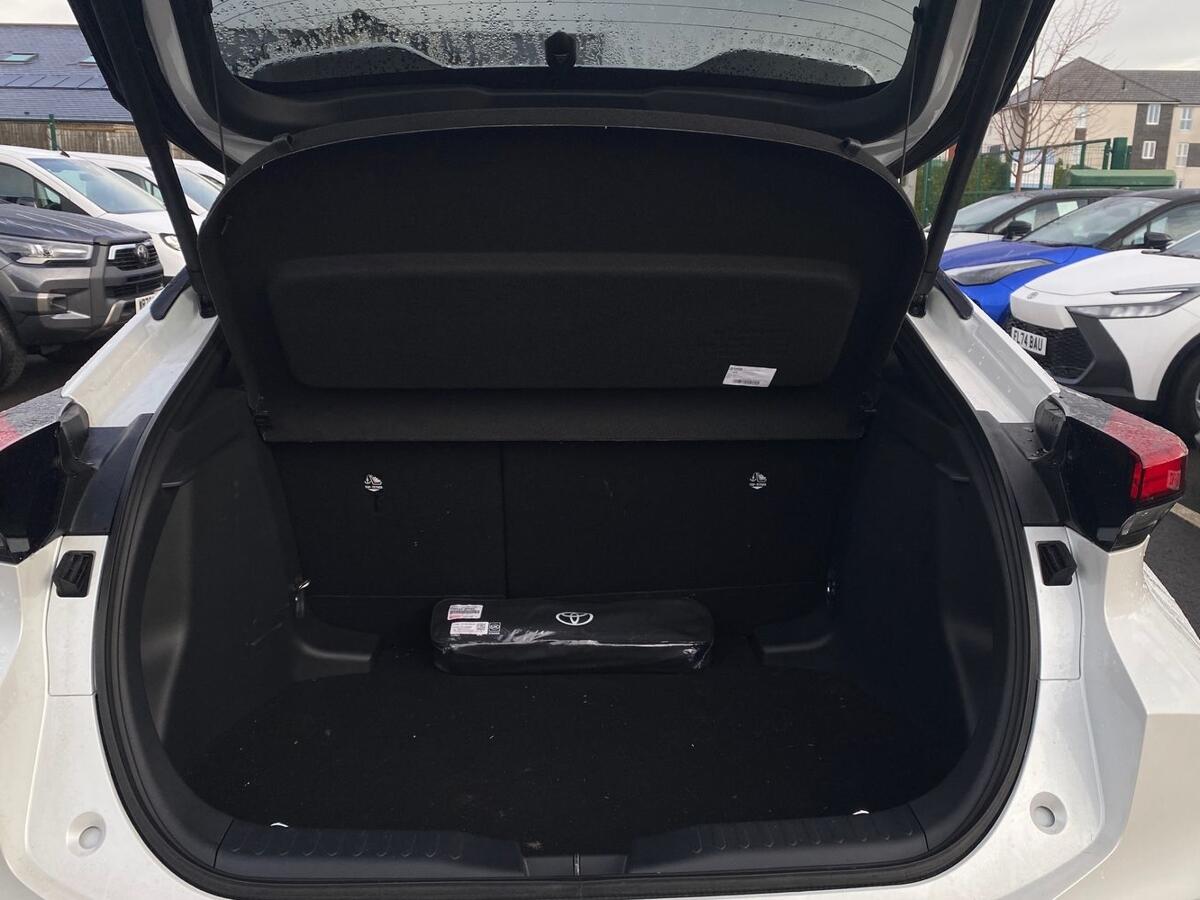 Used Toyota C-HR 2025 for sale - 77268823: Photo 10