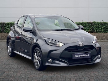 Used Toyota Yaris 2024 for sale - 77292935: Photo