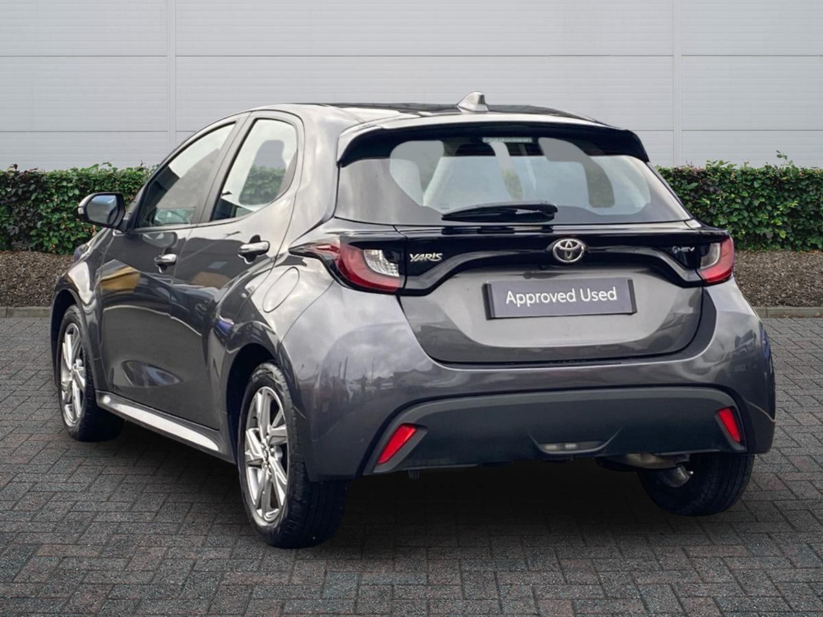 Used Toyota Yaris 2024 for sale - 77292935: Photo 2