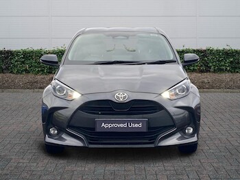 Used Toyota Yaris 2024 for sale - 77292935: Photo