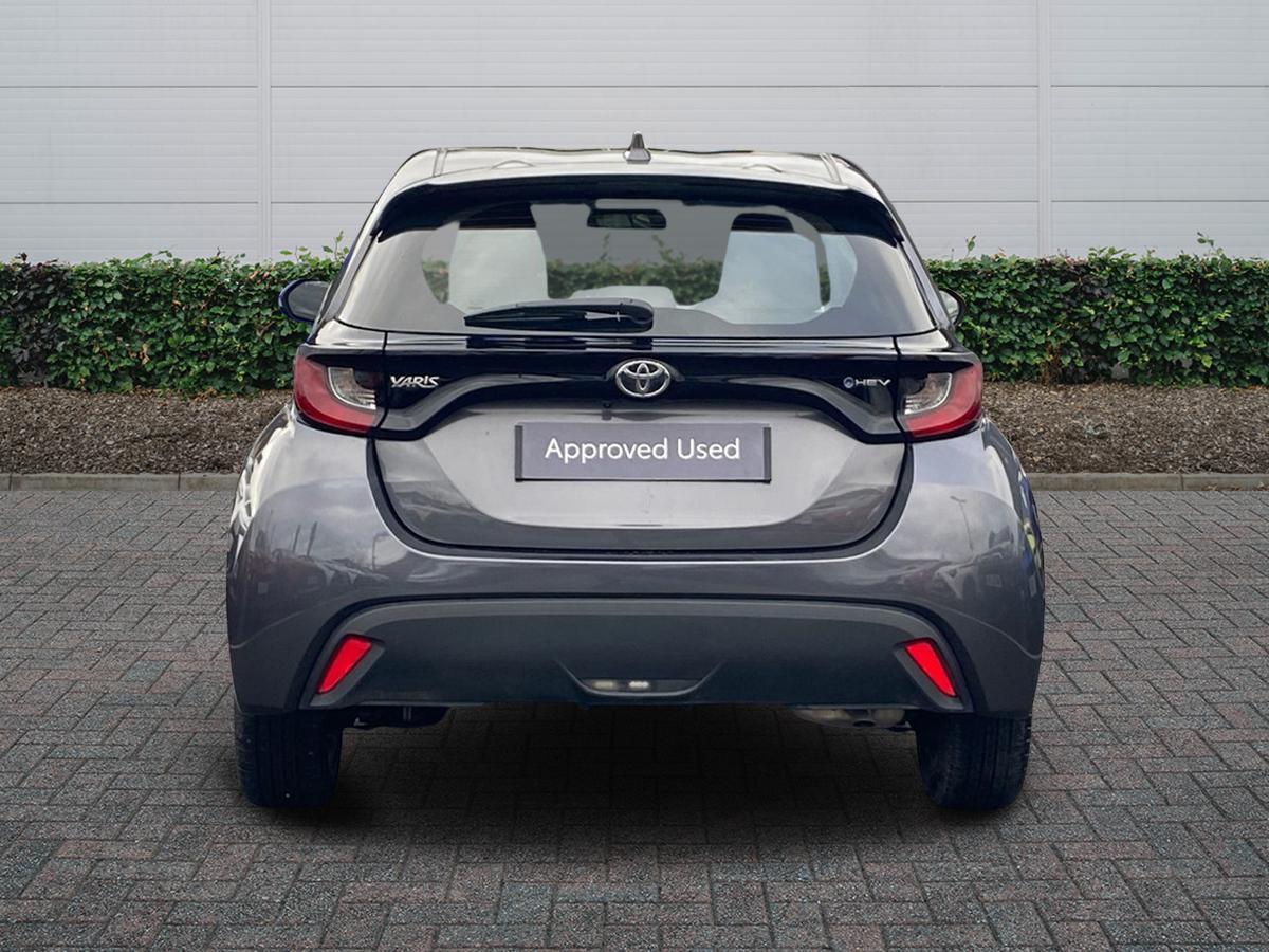 Used Toyota Yaris 2024 for sale - 77292935: Photo 4
