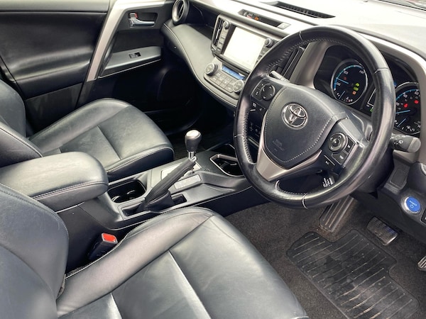 Used Toyota RAV4 2017 for sale - 76261157: Photo 11