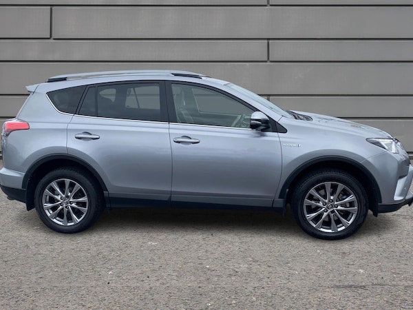 Used Toyota RAV4 2017 for sale - 76261157: Photo 16