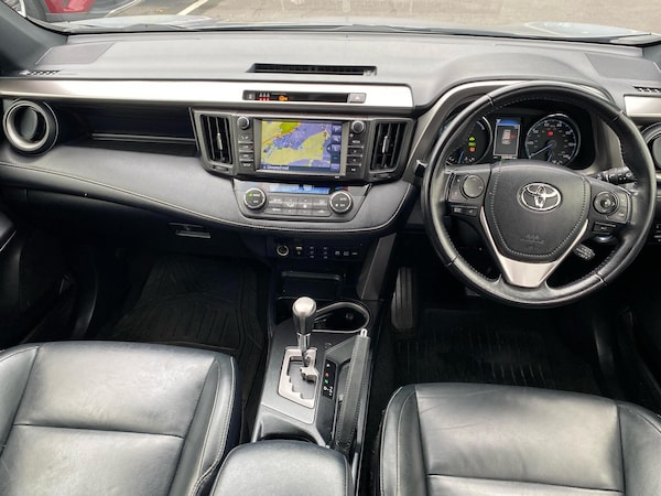 Used Toyota RAV4 2017 for sale - 76261157: Photo 5
