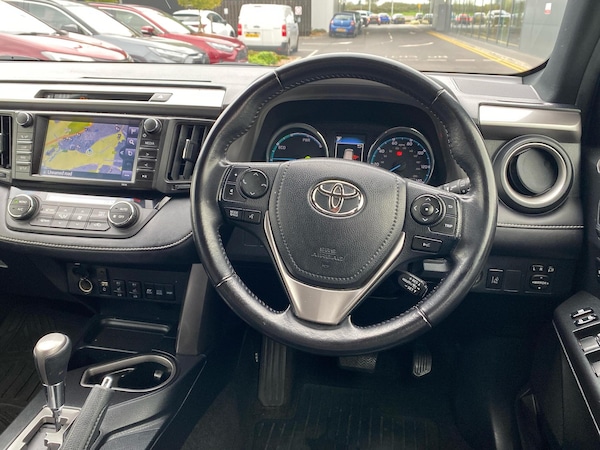 Used Toyota RAV4 2017 for sale - 76261157: Photo 6