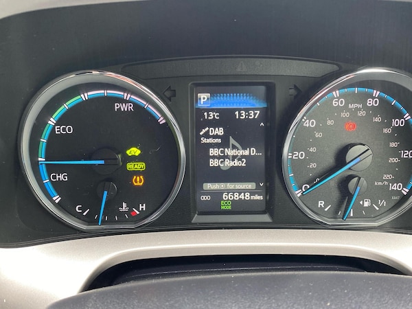 Used Toyota RAV4 2017 for sale - 76261157: Photo 9
