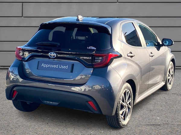 Used Toyota Yaris 2023 for sale - 76110562: Photo 2