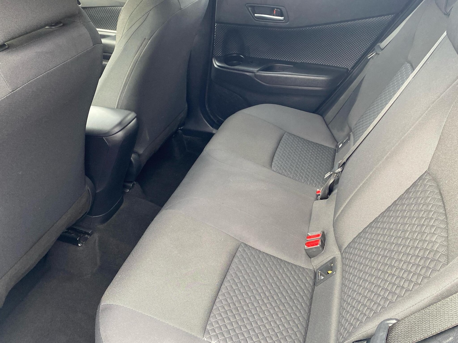 Used Toyota C-HR 2021 for sale - 76419879: Photo 12