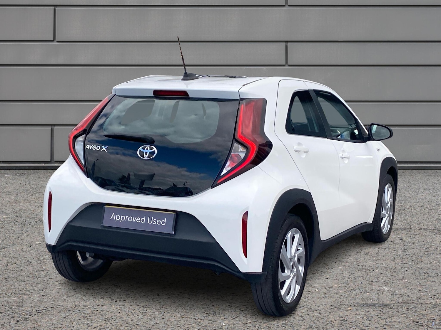 Used Toyota Aygo X 2023 for sale - 76730666: Photo 2