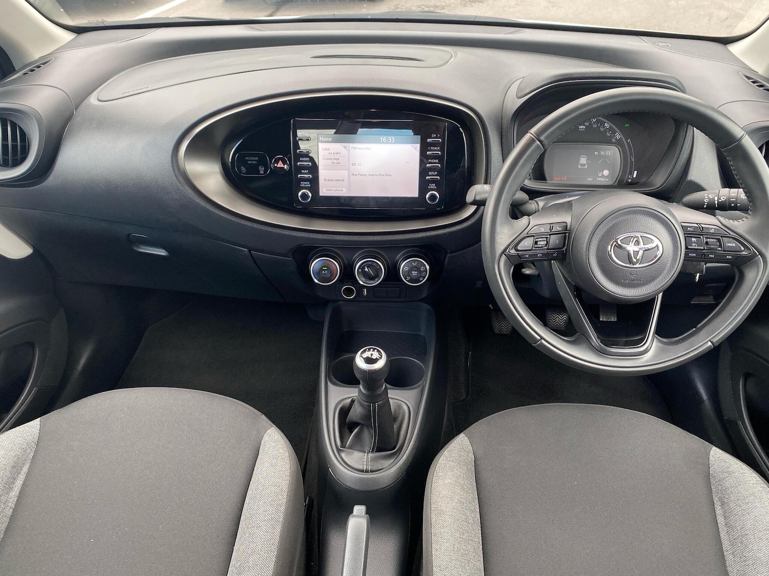 Used Toyota Aygo X 2023 for sale - 76730666: Photo 5