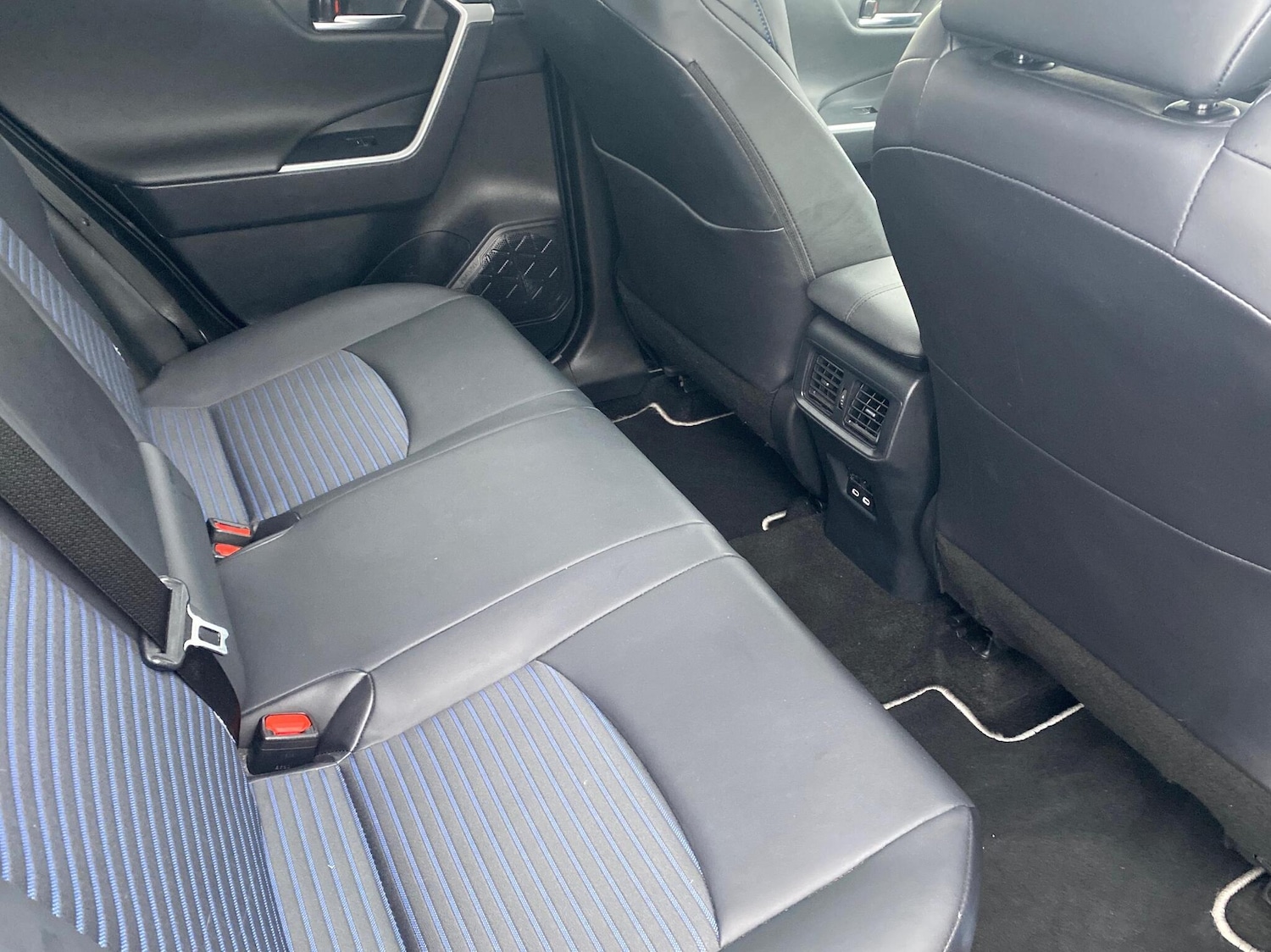 Used Toyota RAV4 2023 for sale - 76730606: Photo 13