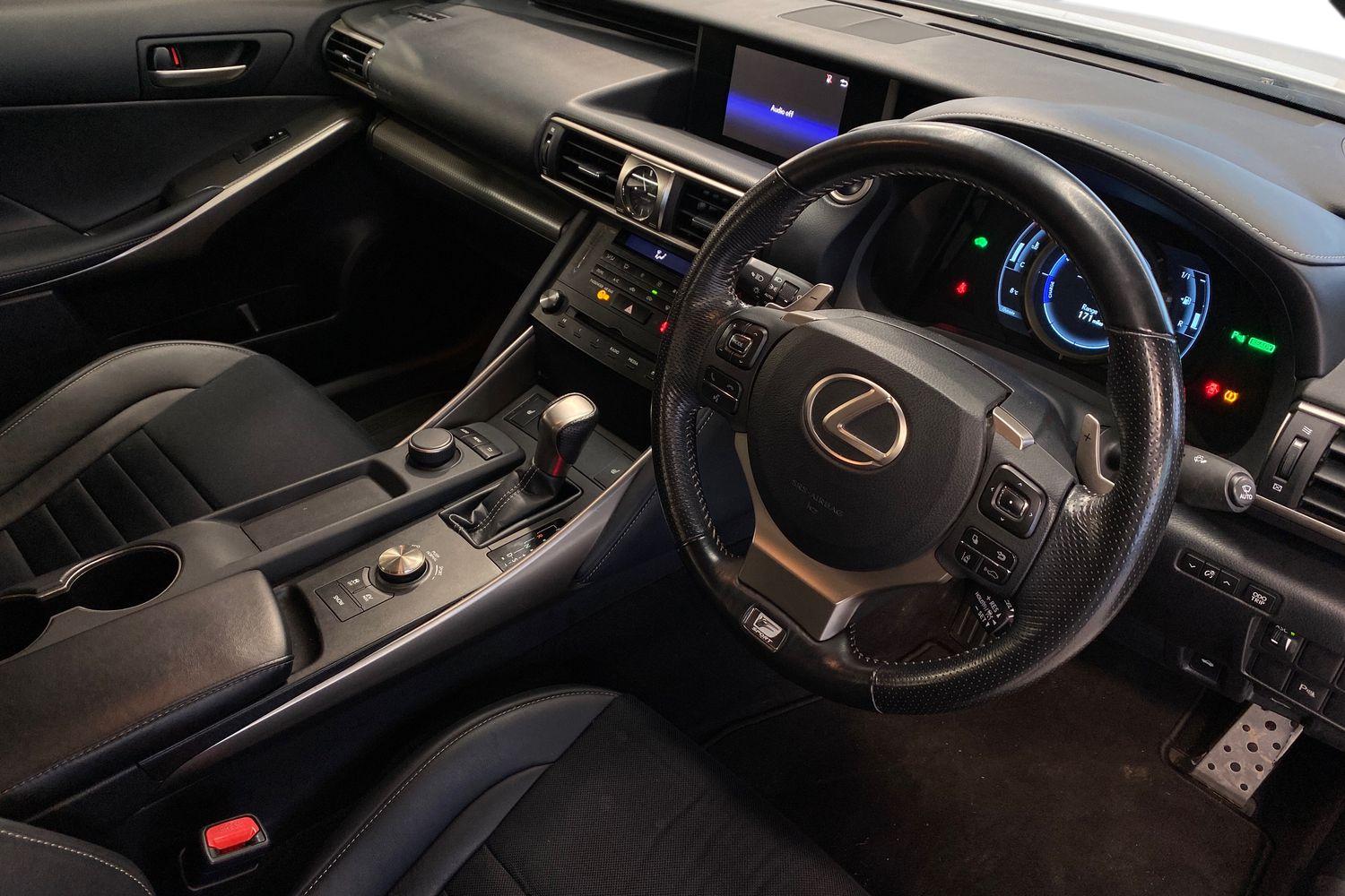 Used Lexus IS 2018 for sale - 77118471: Photo 10