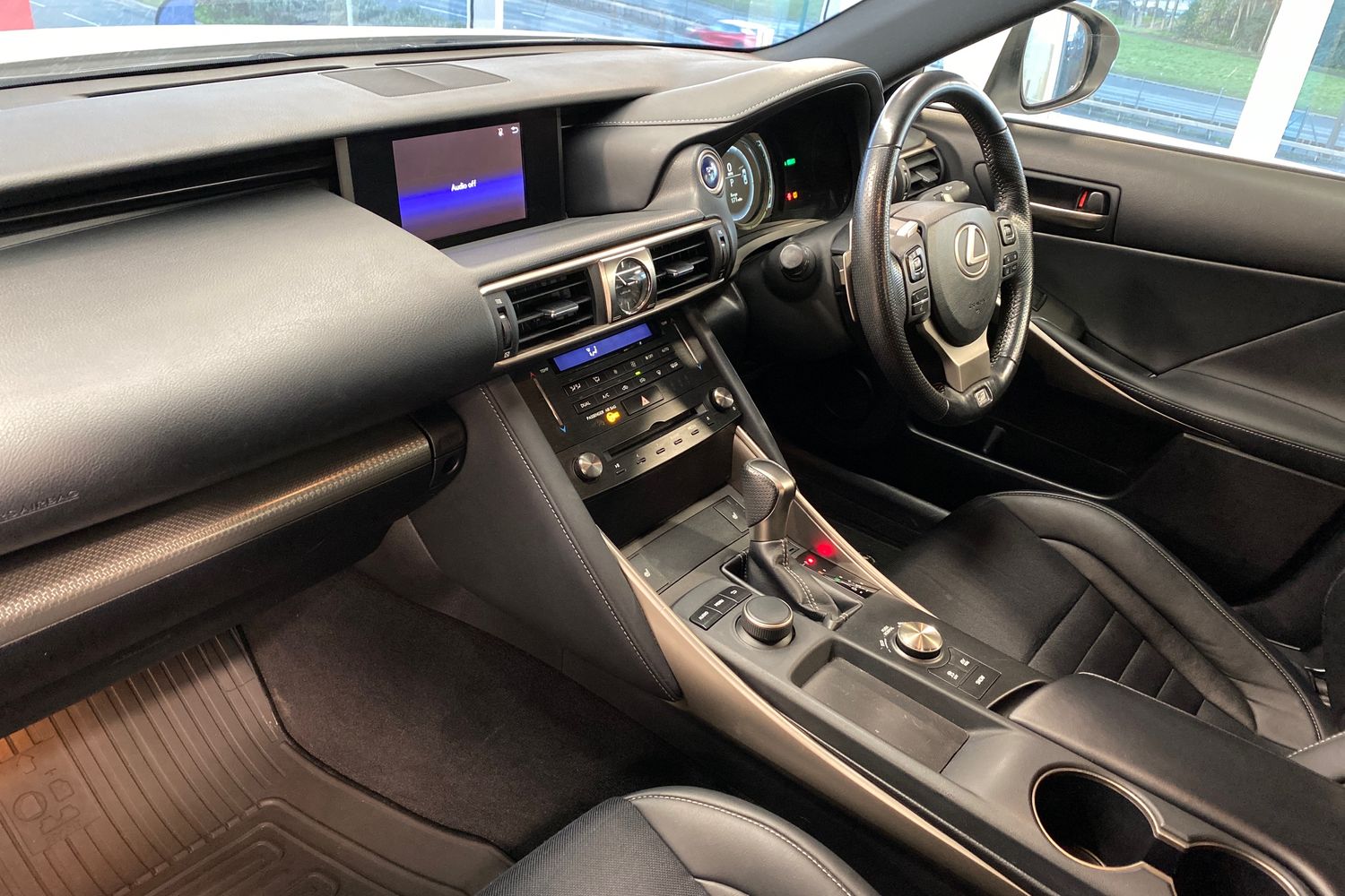 Used Lexus IS 2018 for sale - 77118471: Photo 12