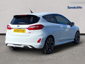 Used Ford Fiesta 2018 for sale - 76128806: Photo