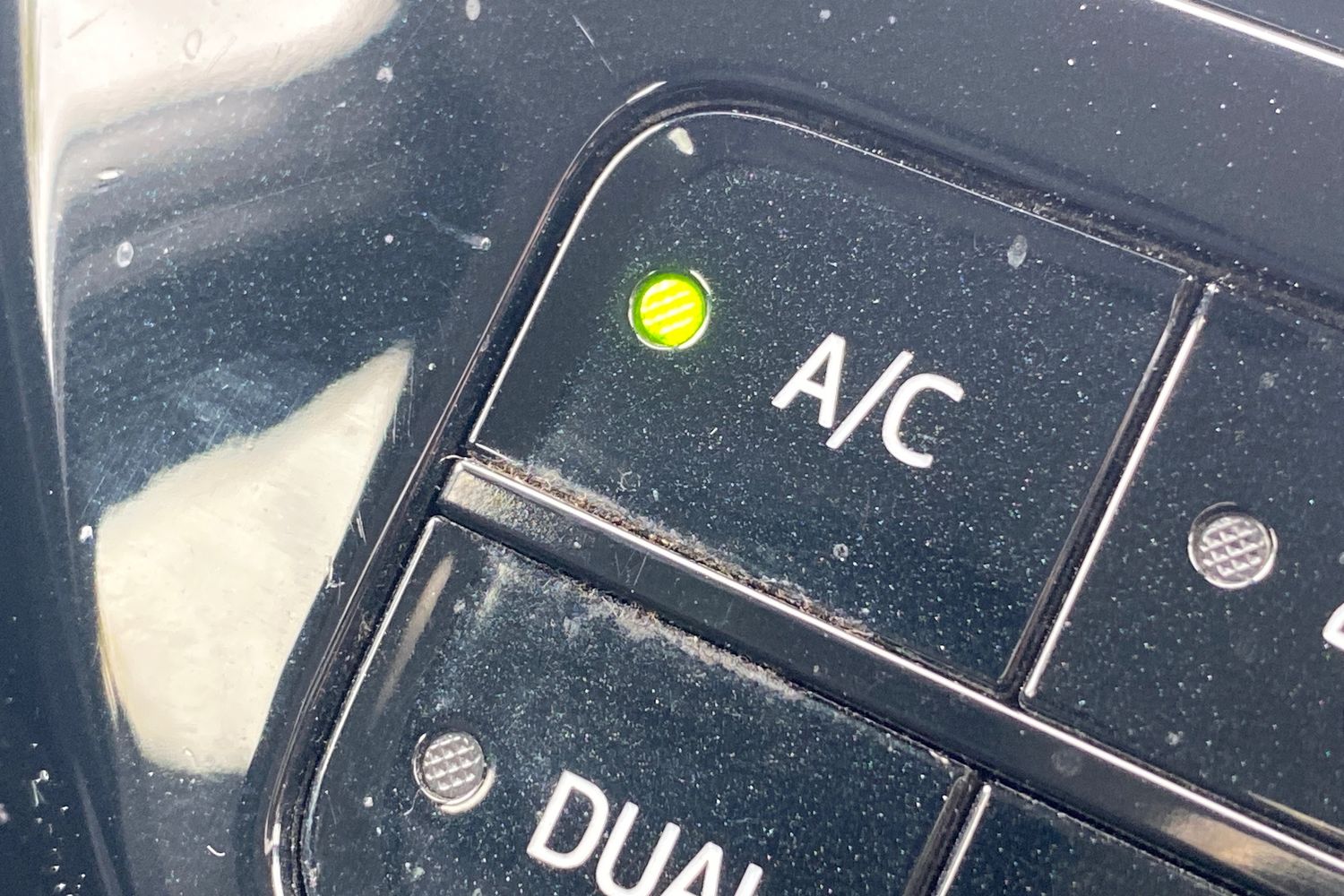Used Toyota Prius 2018 for sale - 76128811: Photo 30