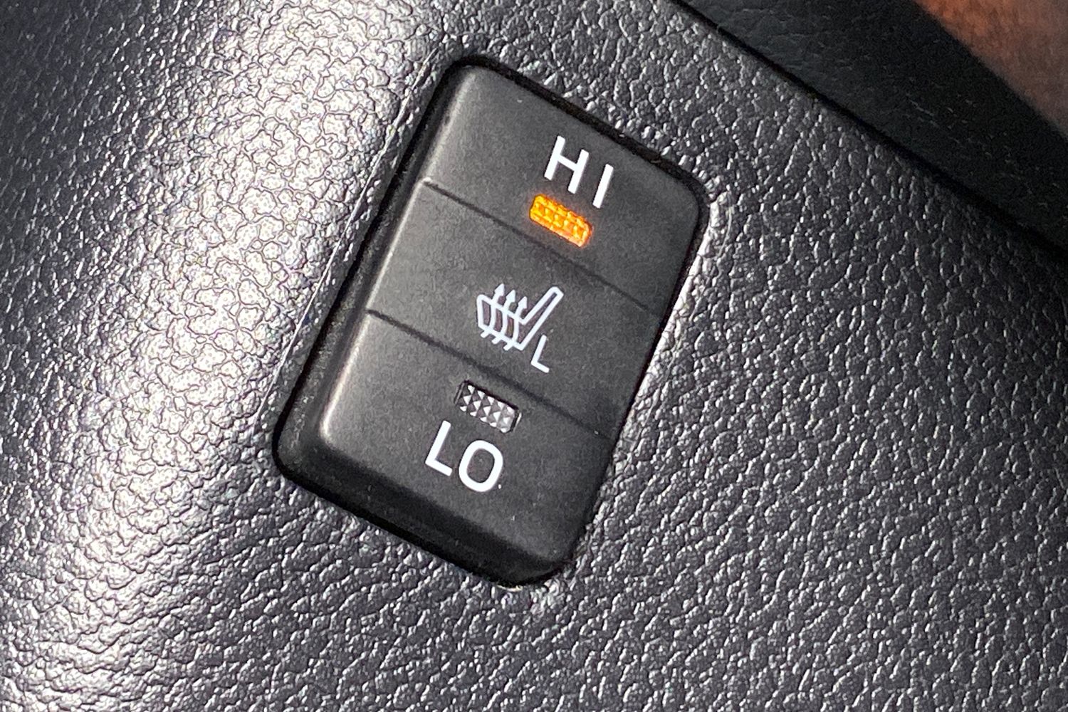 Used Toyota Prius 2018 for sale - 76128811: Photo 33