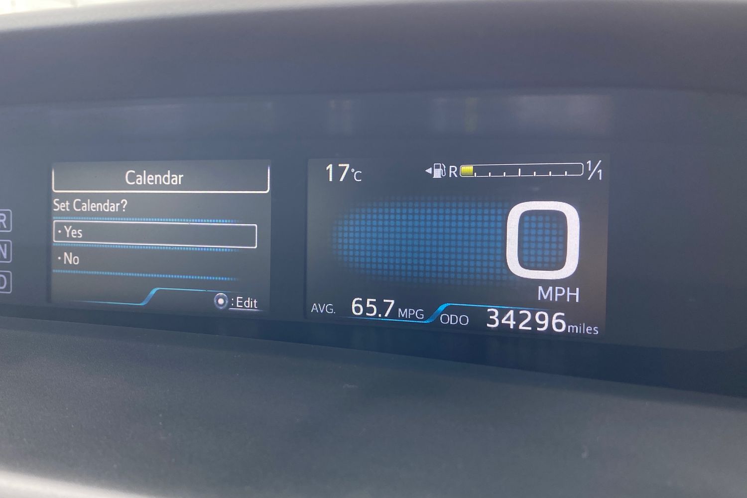 Used Toyota Prius 2018 for sale - 76128811: Photo 34