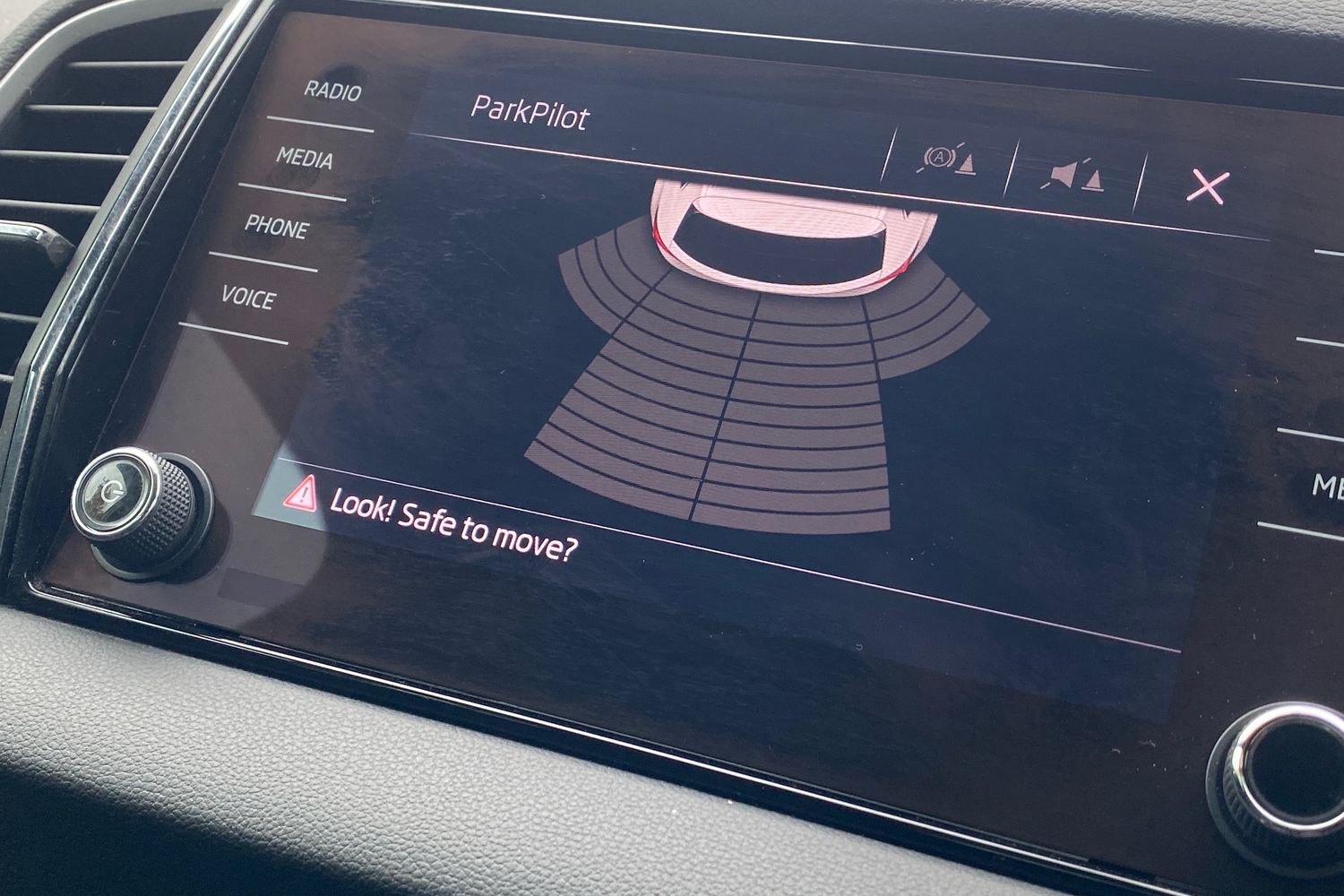 Used Skoda Karoq 2018 for sale - 76342564: Photo 43