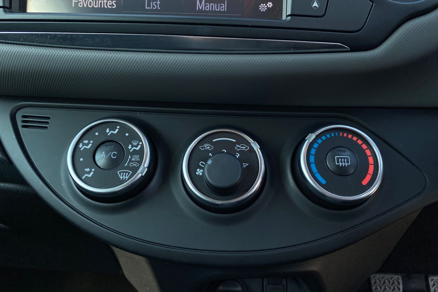 Used Toyota Yaris 2016 for sale - 77968524: Photo 36