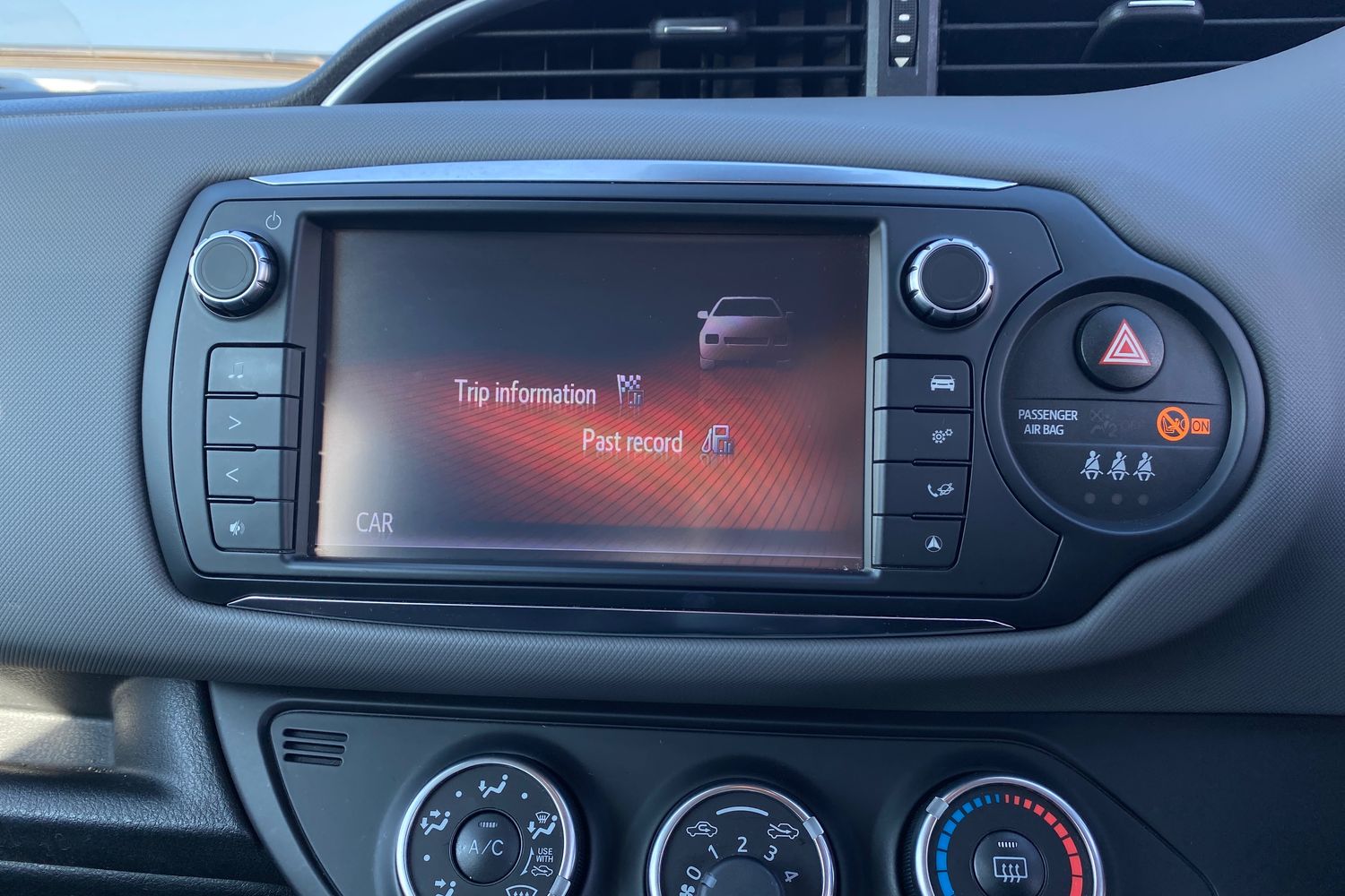 Used Toyota Yaris 2016 for sale - 77968524: Photo 37