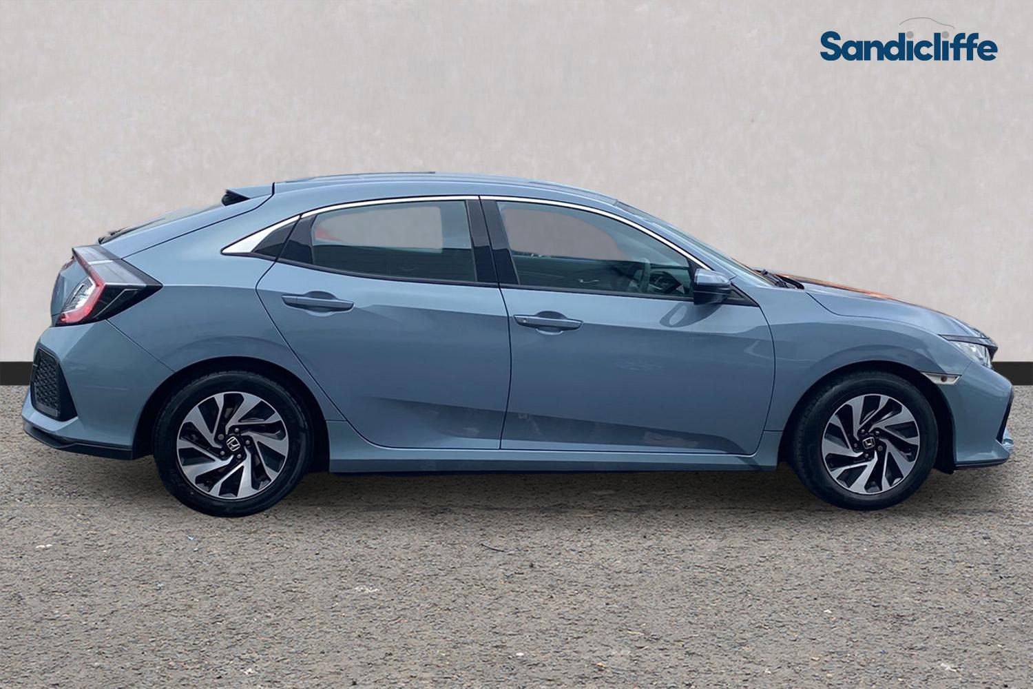 Used Honda Civic 2017 for sale - 77735537: Photo 3