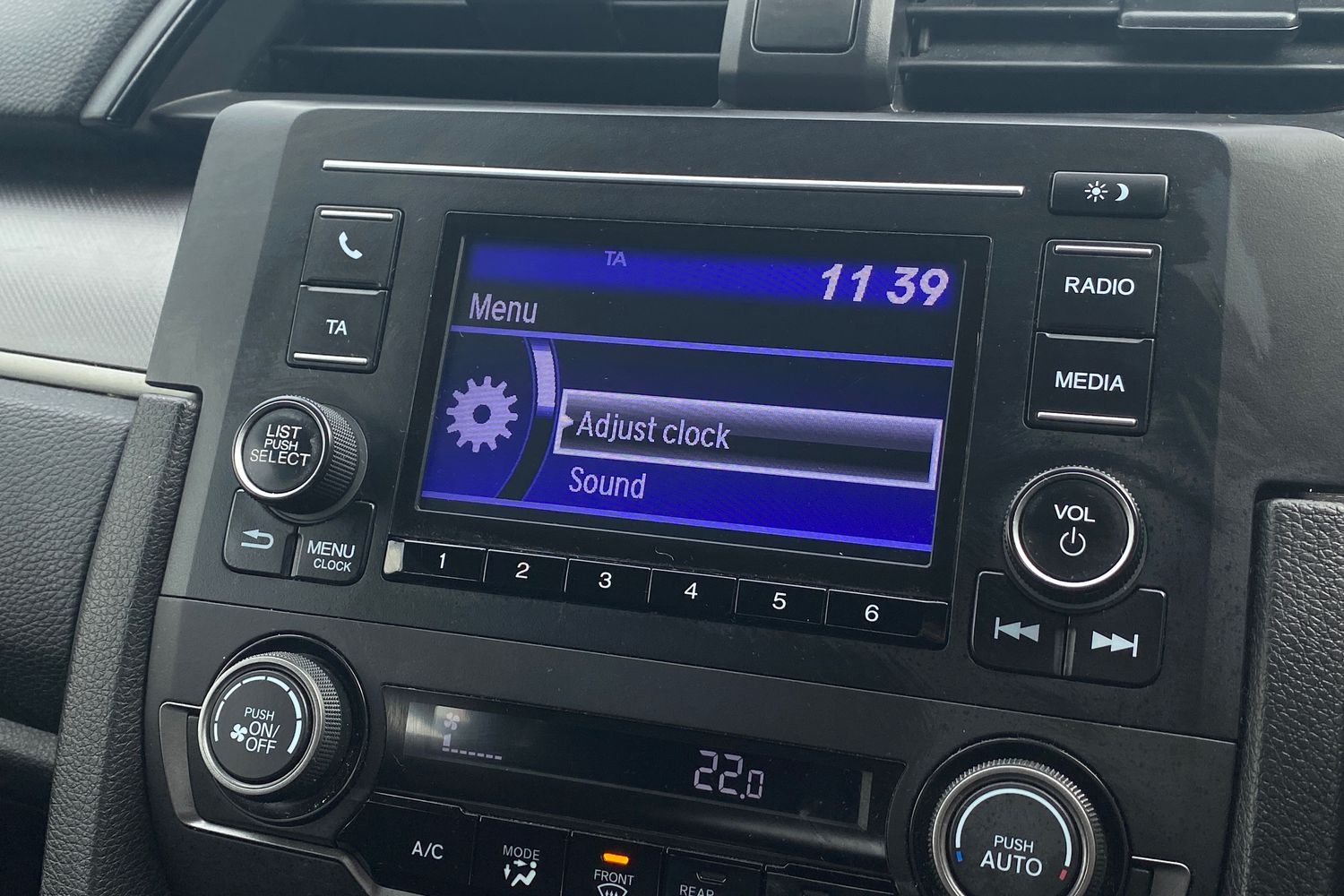 Used Honda Civic 2017 for sale - 77735537: Photo 32