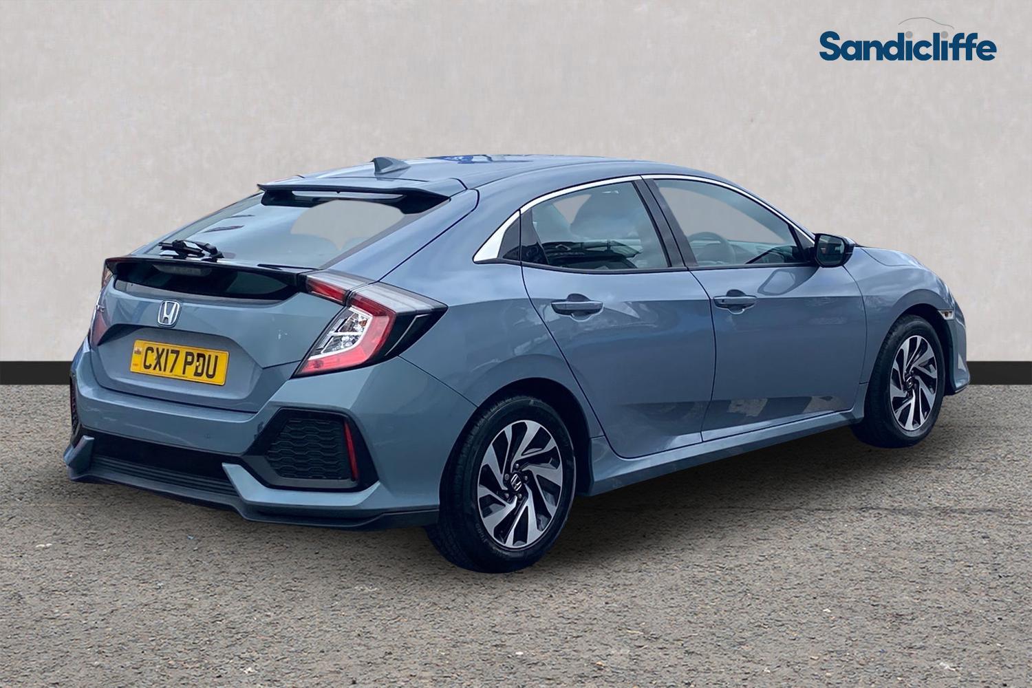 Used Honda Civic 2017 for sale - 77735537: Photo 4