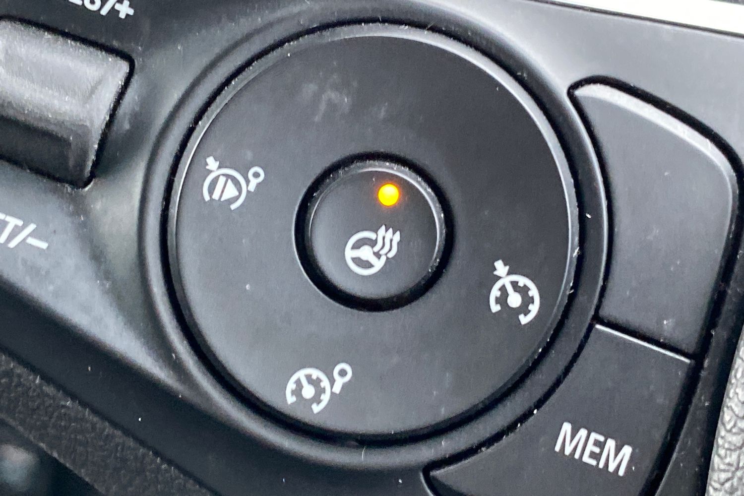 Used Vauxhall Crossland 2022 for sale - 77114053: Photo 30