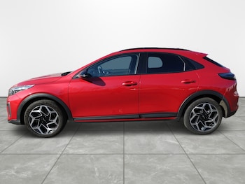 Used Kia XCeed 2023 for sale - 76067183: Photo 2