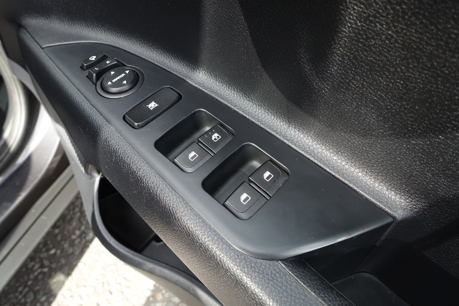 Used Kia Stonic 2020 for sale - 76330155: Photo 11