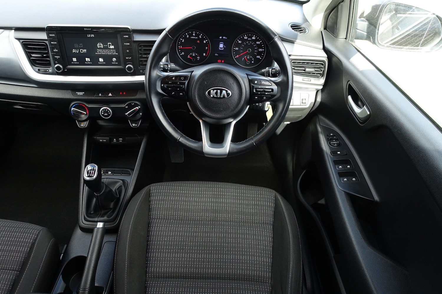 Used Kia Stonic 2020 for sale - 76330155: Photo 14