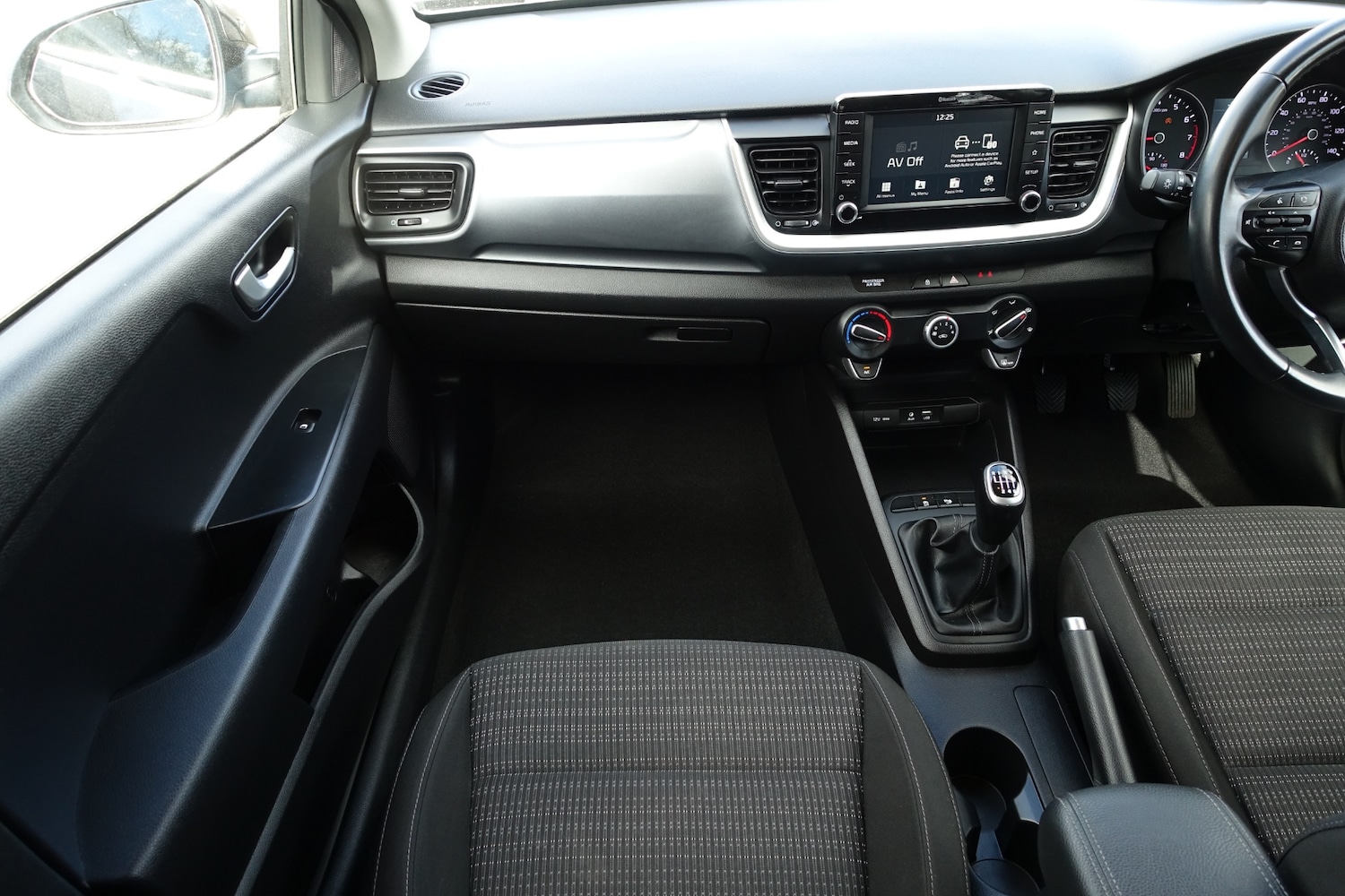 Used Kia Stonic 2020 for sale - 76330155: Photo 16