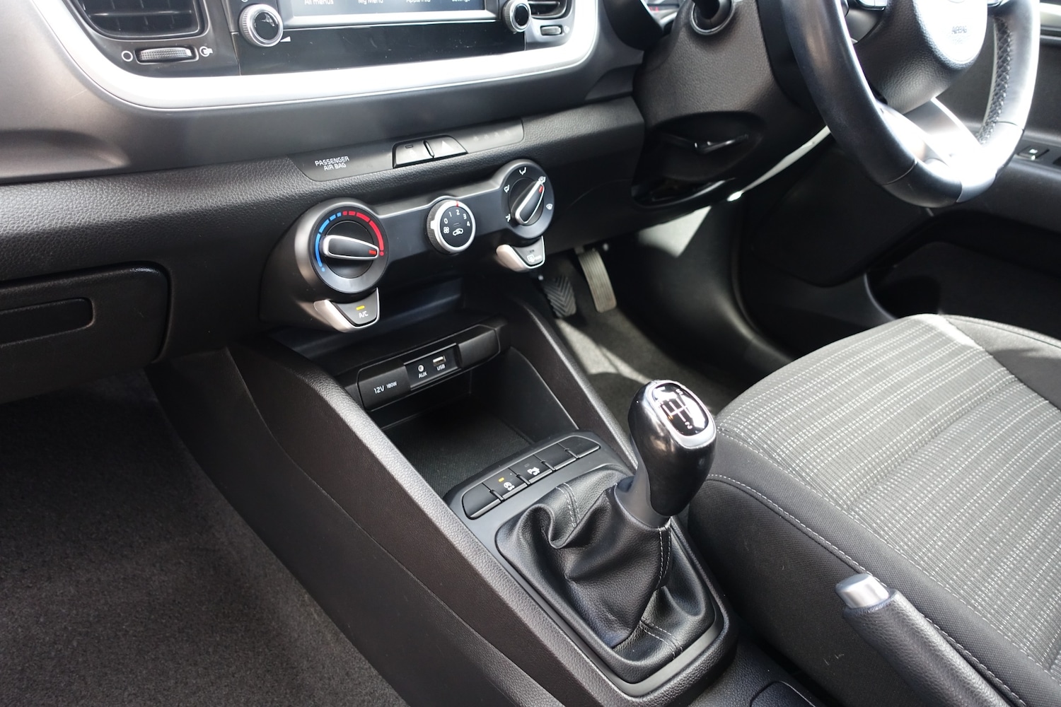Used Kia Stonic 2020 for sale - 76330155: Photo 22