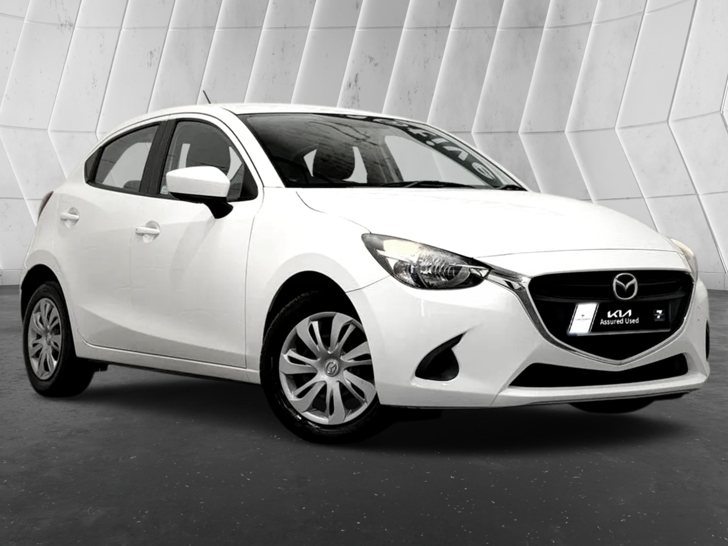 Used Mazda Mazda2 2016 for sale - 76477497: Photo 1