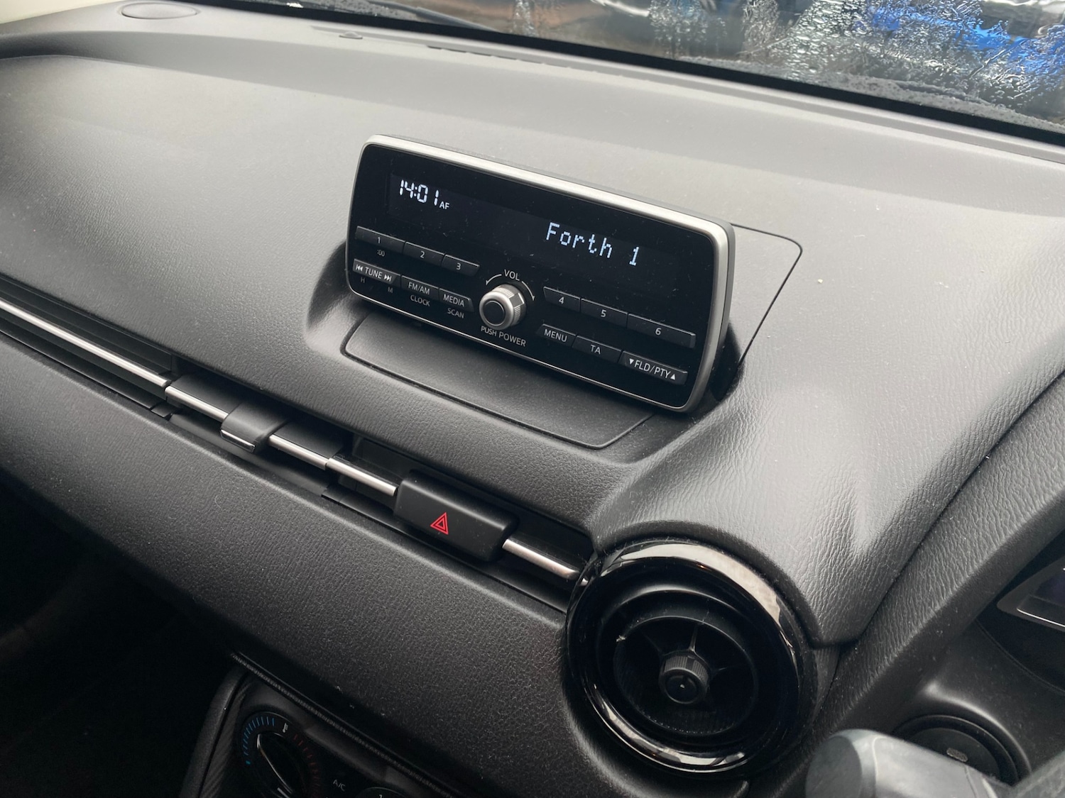 Used Mazda Mazda2 2016 for sale - 76477497: Photo 16