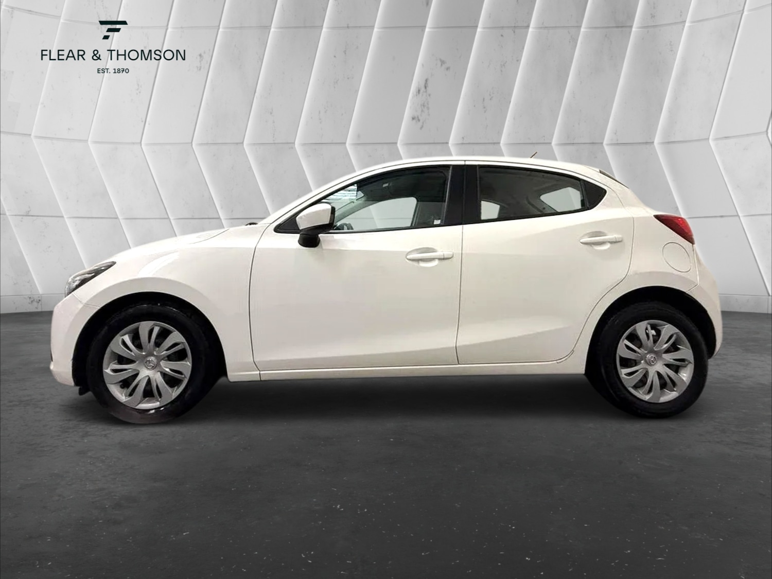 Used Mazda Mazda2 2016 for sale - 76477497: Photo 5
