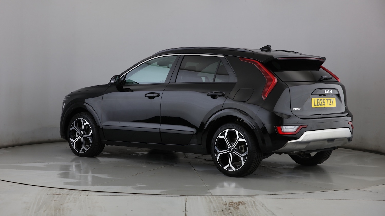 Used Kia Niro 2025 for sale - 77399965: Photo 2