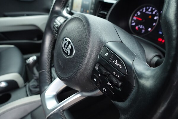 Used Kia Stonic 2018 for sale - 76036707: Photo 9