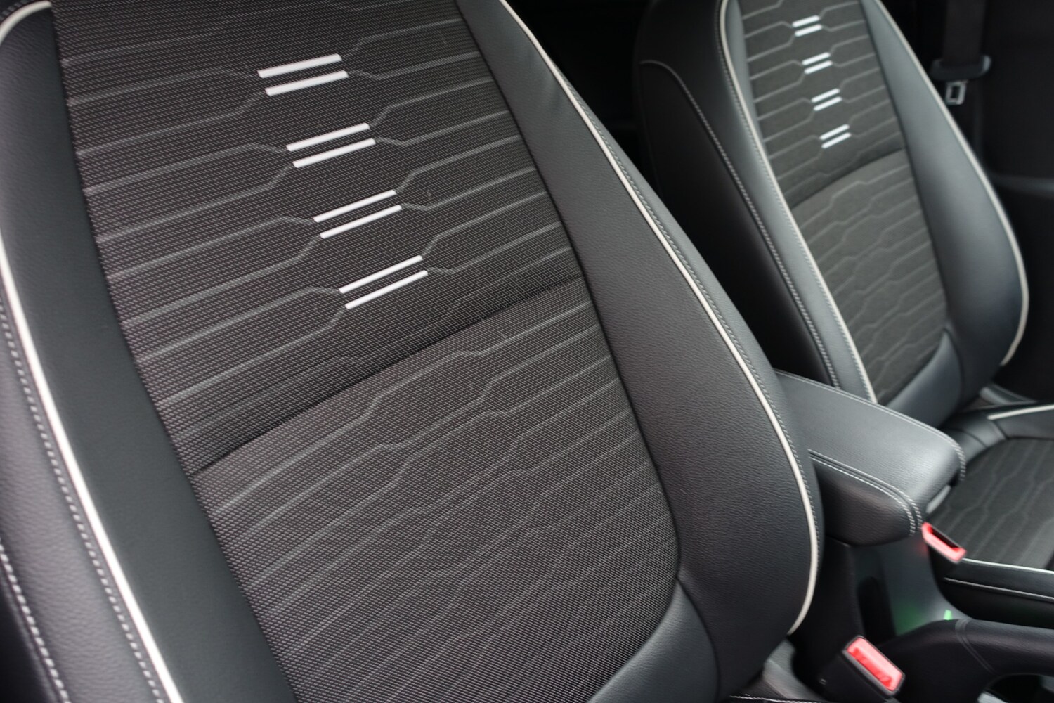 Used Kia Stonic 2024 for sale - 76719146: Photo 9