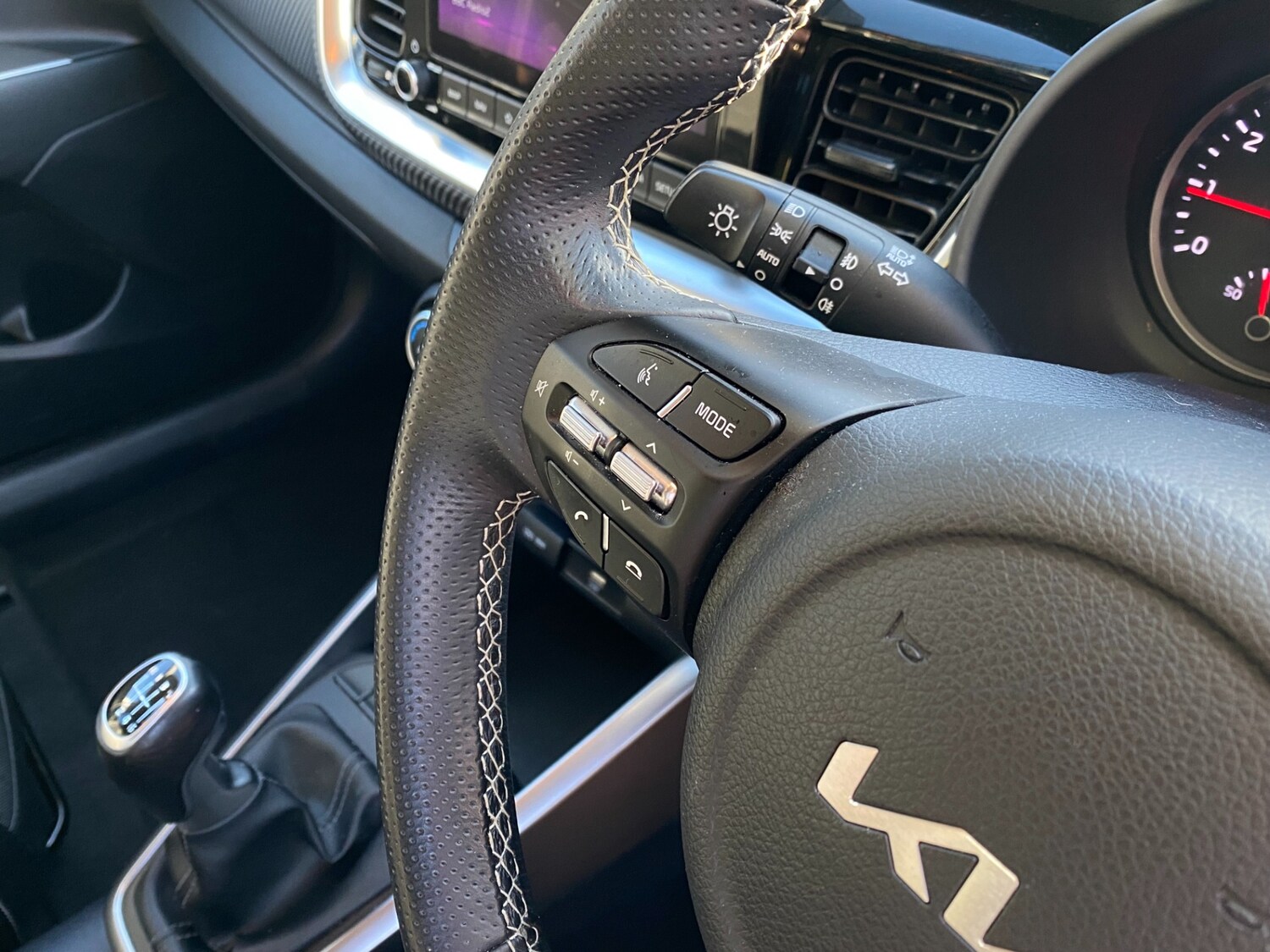 Used Kia Stonic 2023 for sale - 77342912: Photo 21